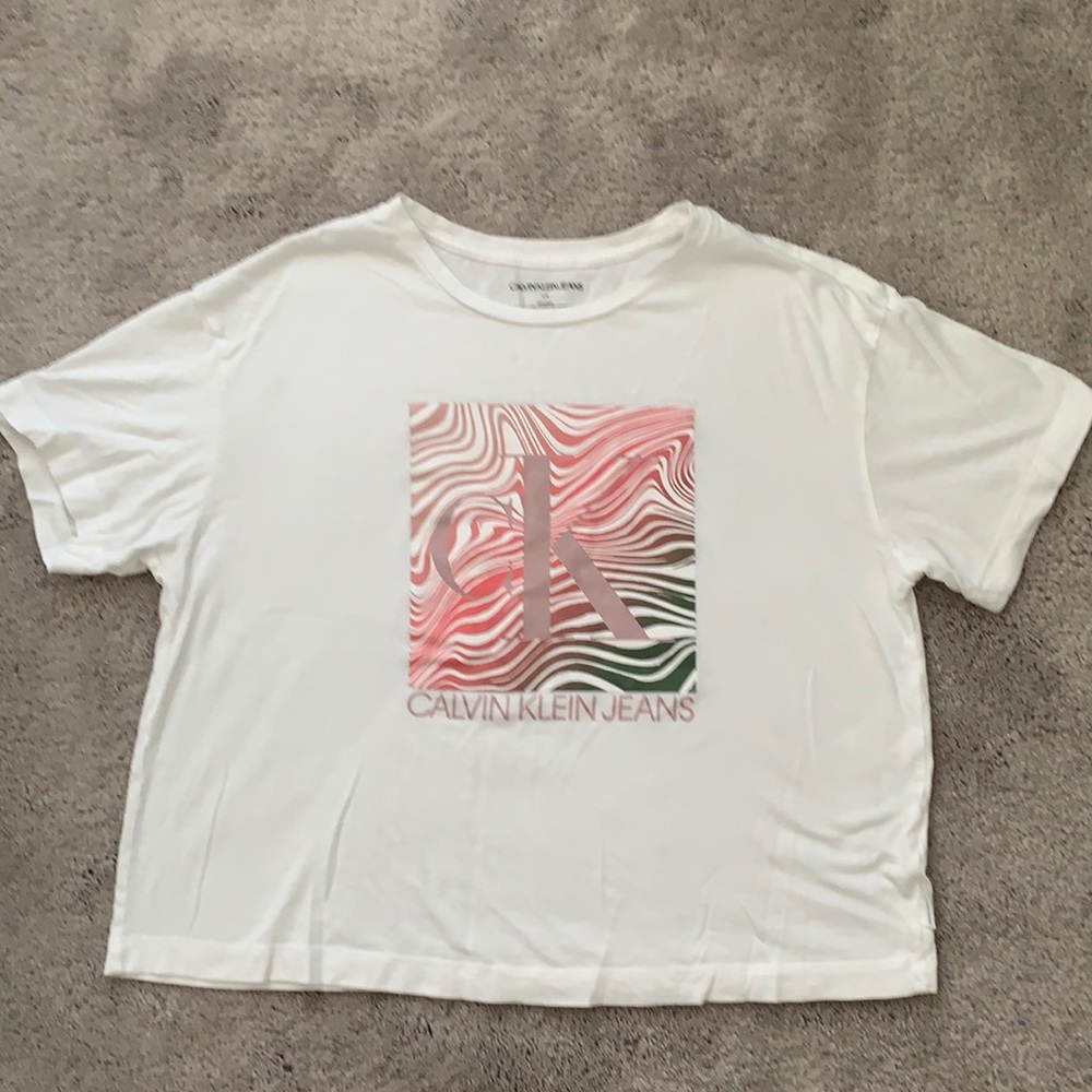 Calvin Klein white t-shirt with pink stamp size L